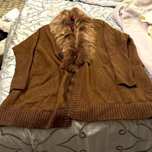 Vince chocolate brown large sweater removable faux fur collar pockets ribbed arm - Picture 2 of 10